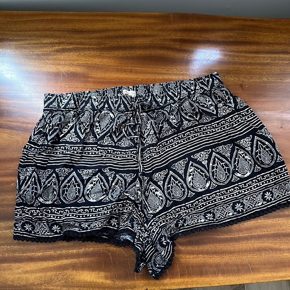 Hollister | Size M Medium | Soft Shorts | Comfy Boho